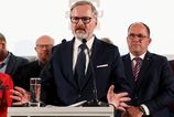 Vlada Petra Fialu podava demisiu prezident Pavel ju prijme