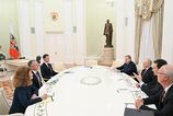 Rusky poradca zdoraznuje novu dynamiku v rozhovoroch USA a Ruska