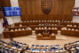 Poslanci prerusili rokovanie minutou ticha Parlament si uctil zosnuleho Ladisava Lysaka