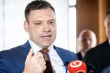 Chaos vo Ficovom zlepenci dosiahol vrchol Kto vsak v kalendari hlada predcasne volby ma smolu komentar Lubomira Jaska