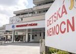 Na Slovensku sa narodili siamske dvojiky dievat s zrasten v oblasti panvy