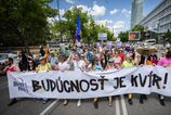 Dve námestia, dve Slovenská. Na jednom námestí žiadali viac práv, na druhom ochranu „tradičnej“ rodiny. 4 Dve namestia dve Slovenska Na jednom namest iadali viac prv na druhom ochranu tradicnej rodiny