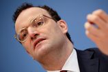 Jens Spahn odstupuje z pozície predsedu poslaneckého klubu nemeckých kresťanských demokratov. 3 Jens Spahn odstupuje z pozicie predsedu poslaneckeho klubu nemeckych krestanskych demokratov