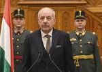 Madarsky prezident vaha s podpisanim ustavnej novely Meni pravidla pre sudcov aj prezidenta
