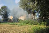 Na Topolcianskej ulici v Petrzalke sa vznietil nahromadeny odpad Hasicii plamene rychlo zlikvidovali