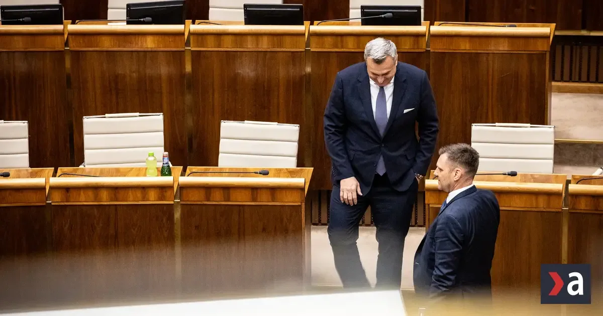 Danko sa Tarabovi smial na schodoch a potom ho zosadil. Koalíciu čakajú náročné dni