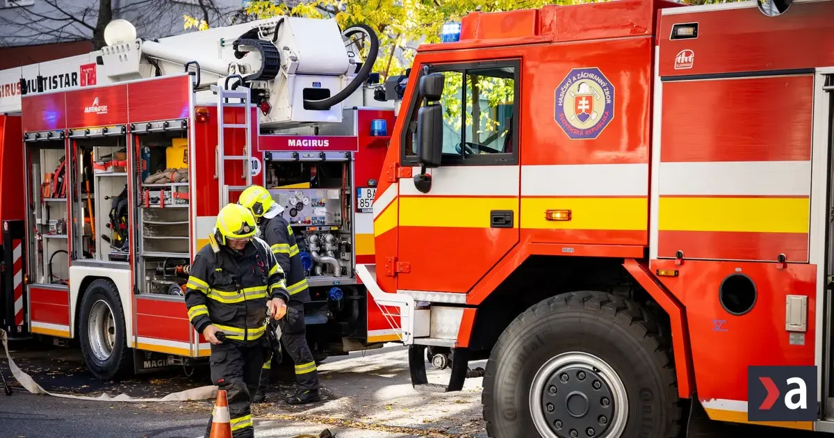Evakuácia piešťanského hotela Thermia Palace: zadymený batériový zdroj vyhnal 140 hostí 2 Evakuácia piešťanského hotela Thermia Palace: zadymený batériový zdroj vyhnal 140 hostí