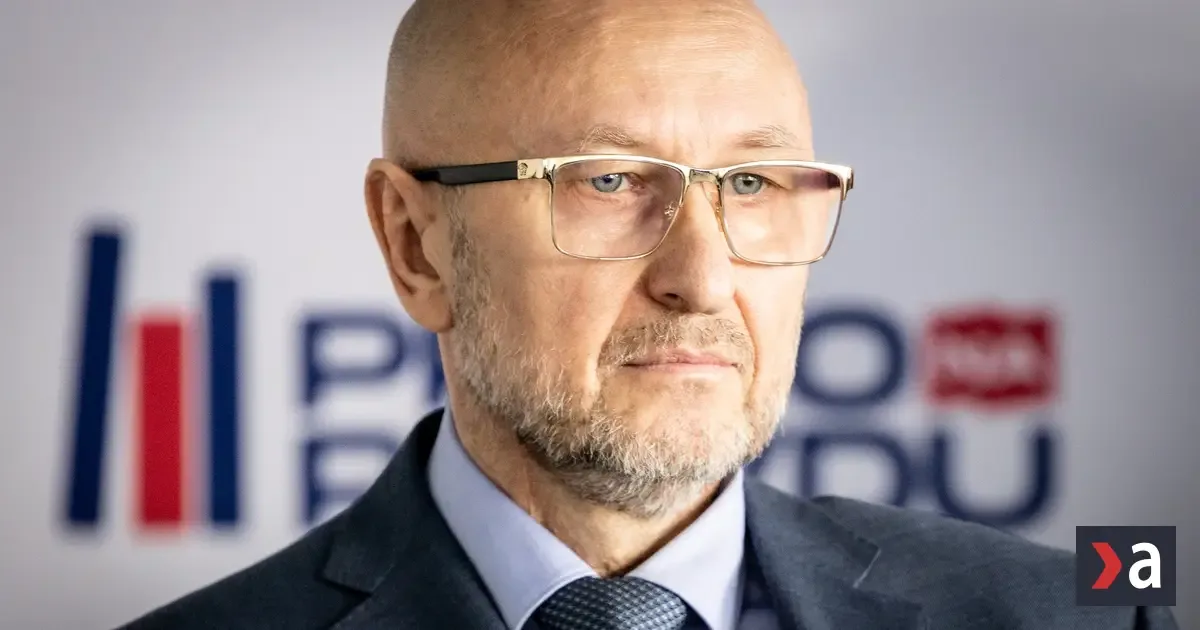 Mal funkciu za Borisa Kollára, dnes kandiduje za Zoroslava Kollára 2 Mal funkciu za Borisa Kollára, dnes kandiduje za Zoroslava Kollára