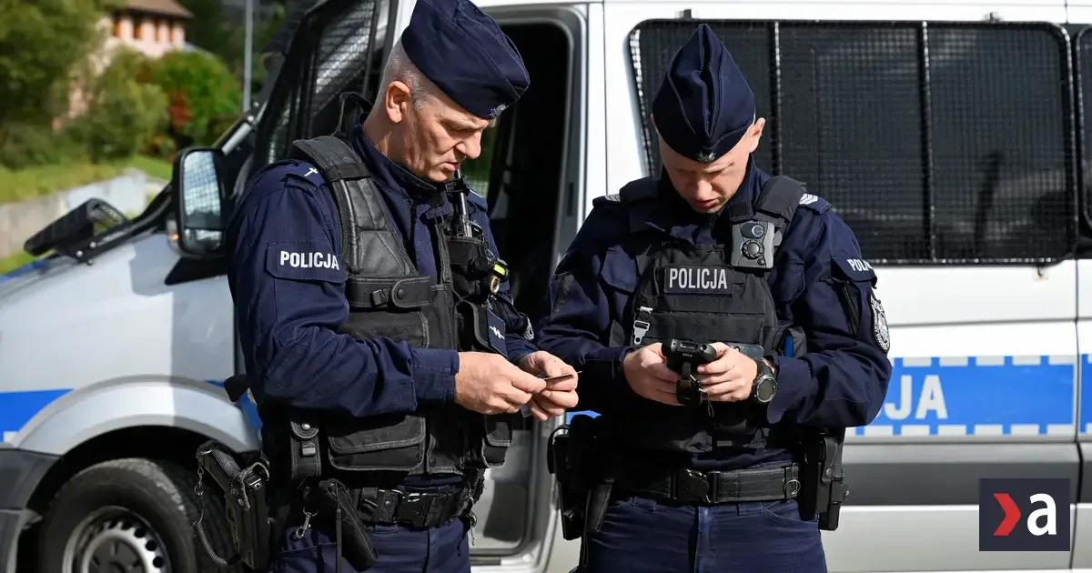 Mladý Tunisan preliezol plot na letisku vo Vroclave a bez letenky sa dostal až do lietadla 2 Mladý Tunisan preliezol plot na letisku vo Vroclave a bez letenky sa dostal až do lietadla