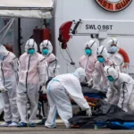 Počet obetí požiaru filipínskeho trajektu stúpol na 76, potápači našli desiatky tiel