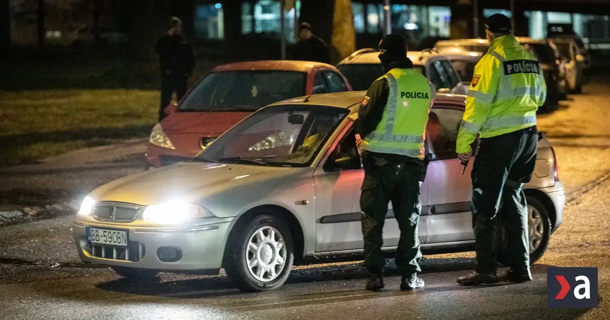 Policajné pokuty sa už možno nebudú platiť v hotovosti, ministerstvo chystá zmeny