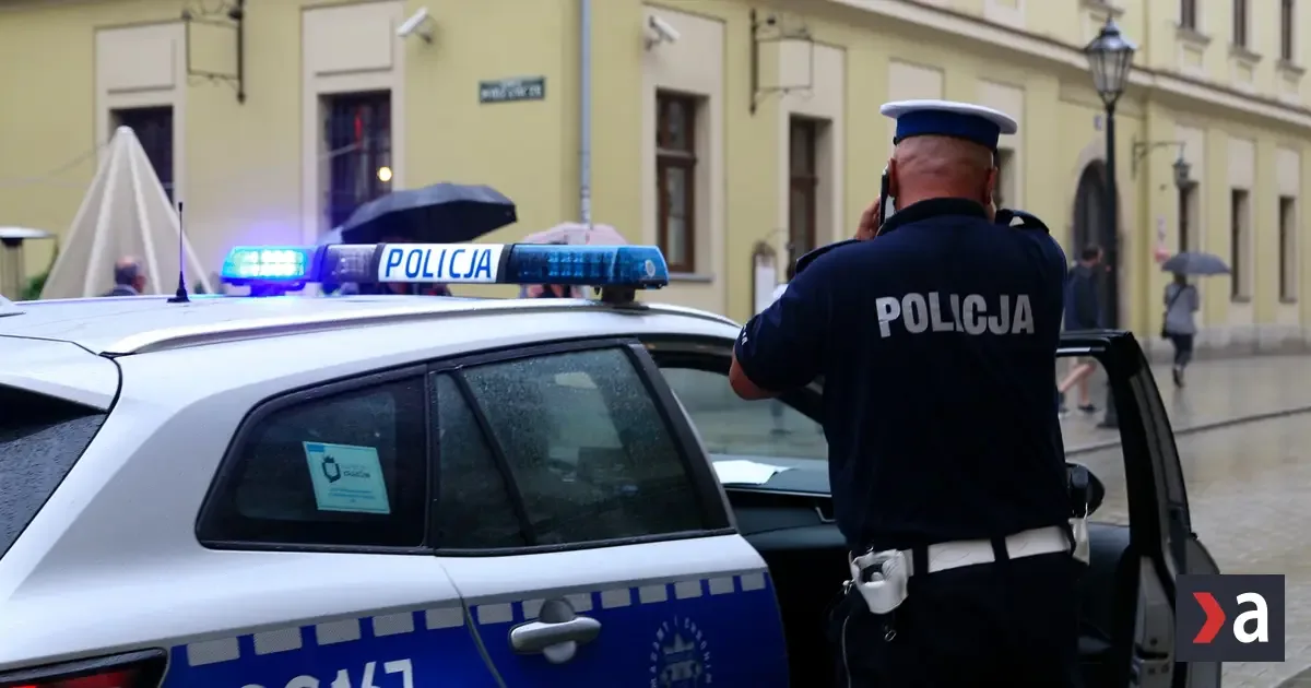 Poľská tajná služba zadržala 17-ročného tínedžera, ktorý mal pripravovať teroristický útok 3 Poľská tajná služba zadržala 17-ročného tínedžera, ktorý mal pripravovať teroristický útok