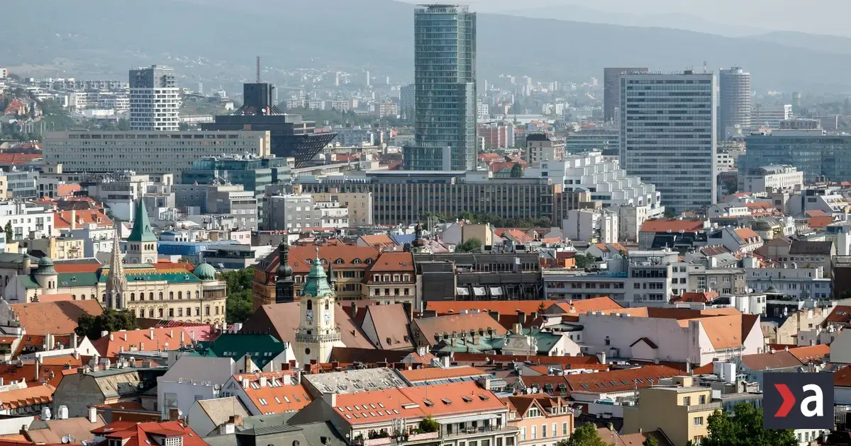Prezident prednesie správu o stave republiky, opozícia chce odvolávať Sakovú a Eštoka