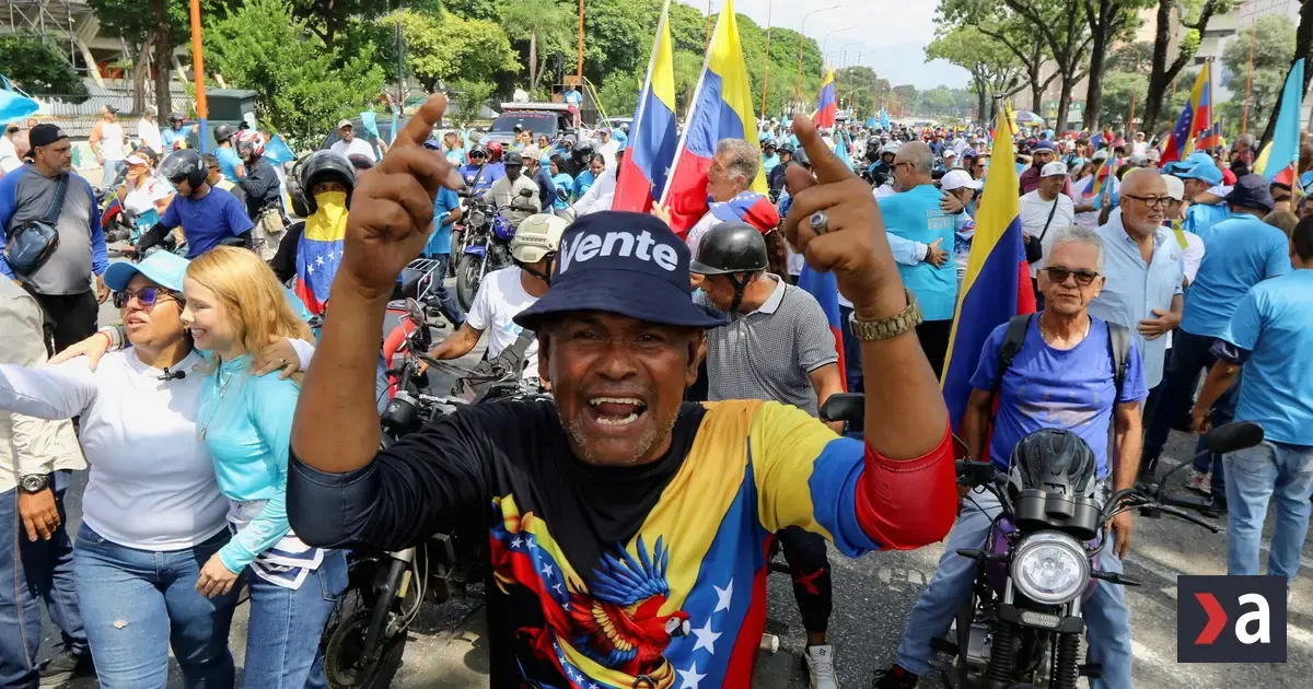 Priaznivci Machadovej vyšli do ulíc, vo Venezuele žiadajú jej návrat a voľby
