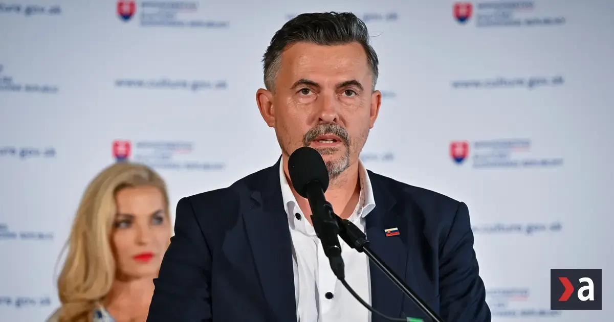 Progresívci žiadajú odchod Machalu z Rady STVR, nikoho nezaujíma, tvrdí šéf Hlasu