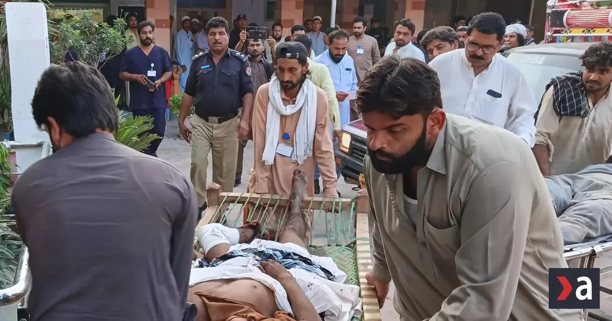 Samovražedný útok v Pakistane: 11 mŕtvych po výbuchu pri policajnej stanici