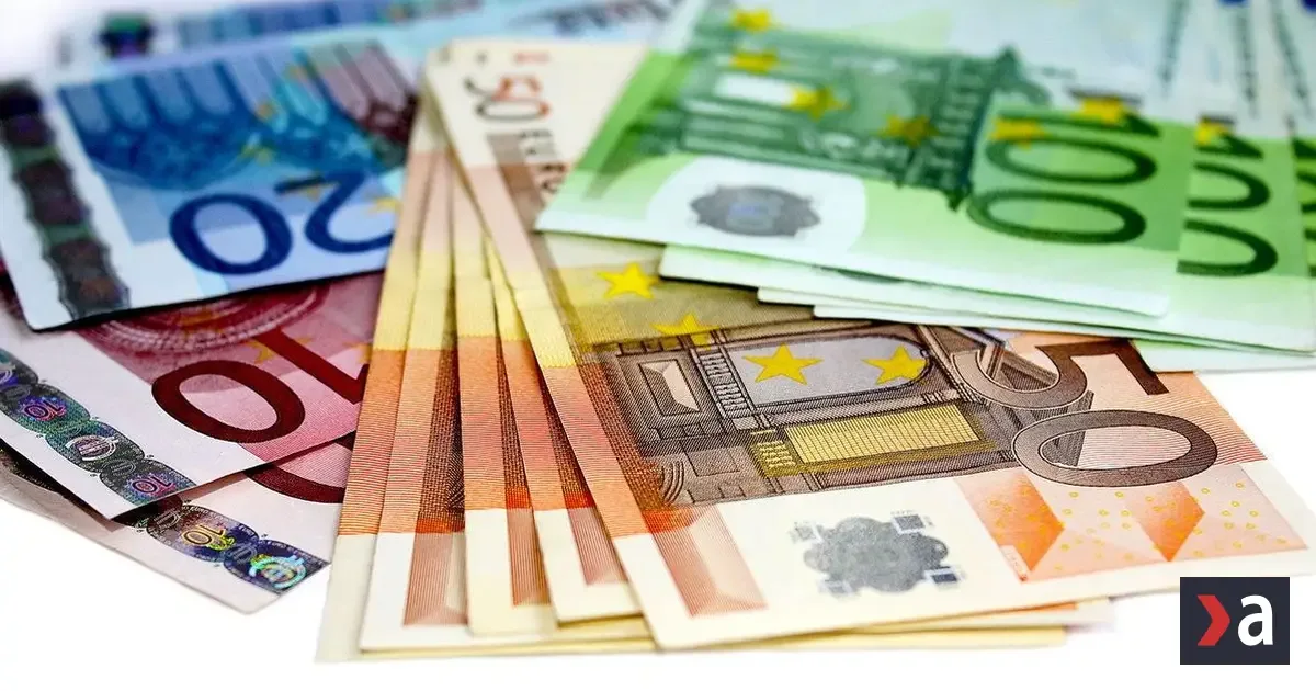 Slovensko umiestnilo nové desaťročné dlhopisy v objeme 2,5 miliardy eur 2 Slovensko umiestnilo nové desaťročné dlhopisy v objeme 2,5 miliardy eur