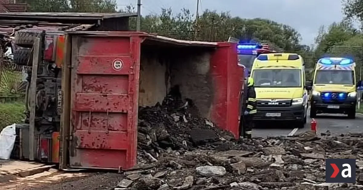 Tragédia na Kysuciach: Vodič neprežil nehodu nákladného vozidla vo Svrčinovci 2 Tragédia na Kysuciach: Vodič neprežil nehodu nákladného vozidla vo Svrčinovci