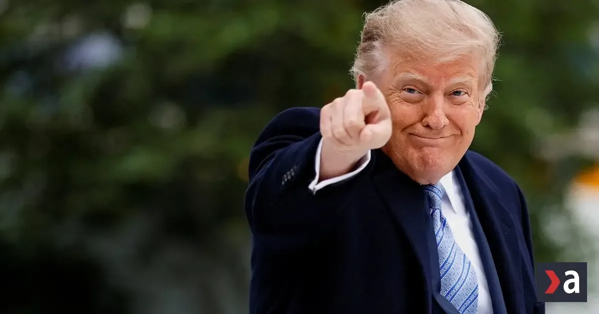 Trump by v Bielom dome nahradil tlačovú miestnosť bazénom, označil ju za „fake news“