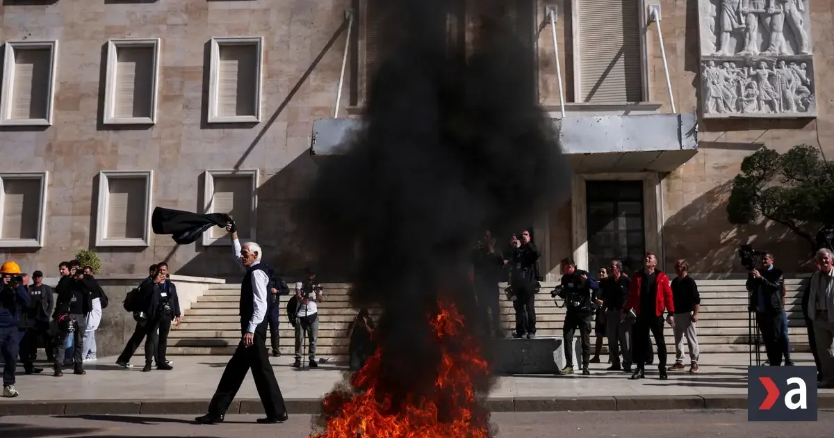 Albánske protesty proti vláde: študenti žiadajú odchod premiéra
