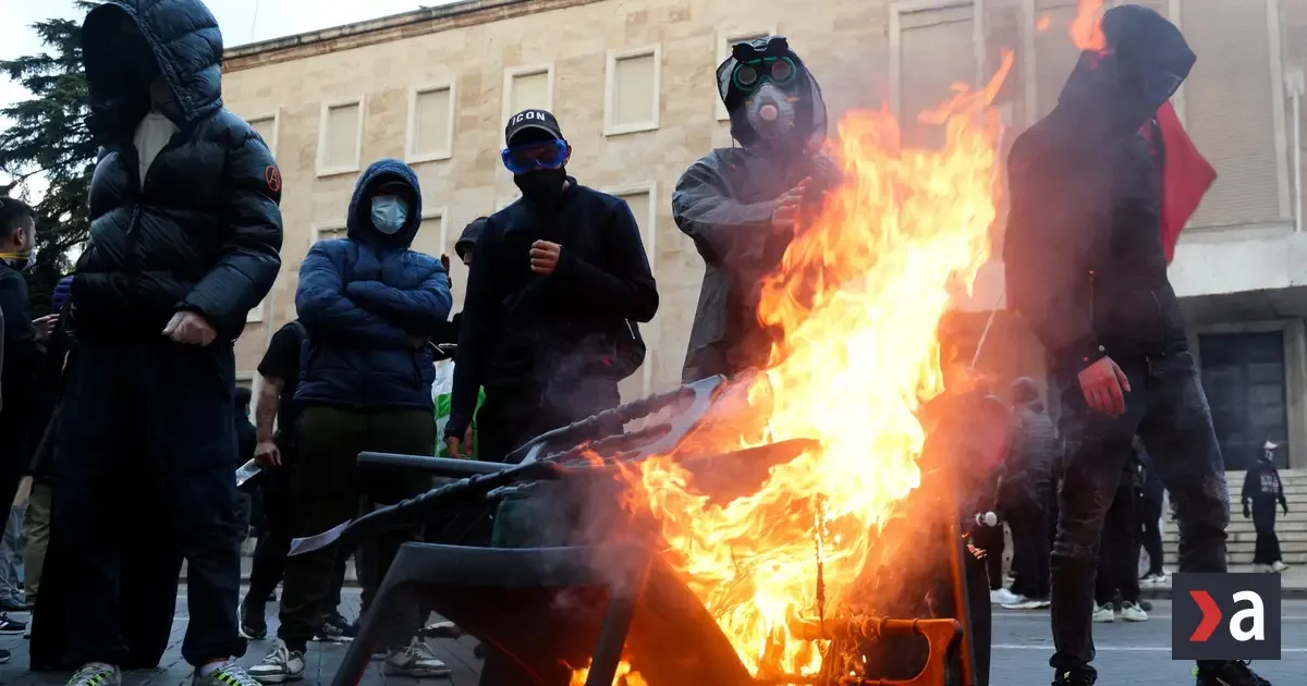 Albánsko sprísňuje pravidlá pre protesty, demonštrantom hrozia vysoké pokuty 2 Albánsko sprísňuje pravidlá pre protesty, demonštrantom hrozia vysoké pokuty