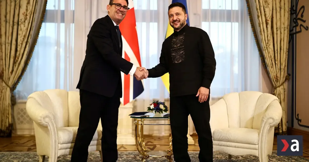 Andy Burnham sľubuje tvrdšie sankcie voči Rusku, Zelenskyj víta podporu Británie