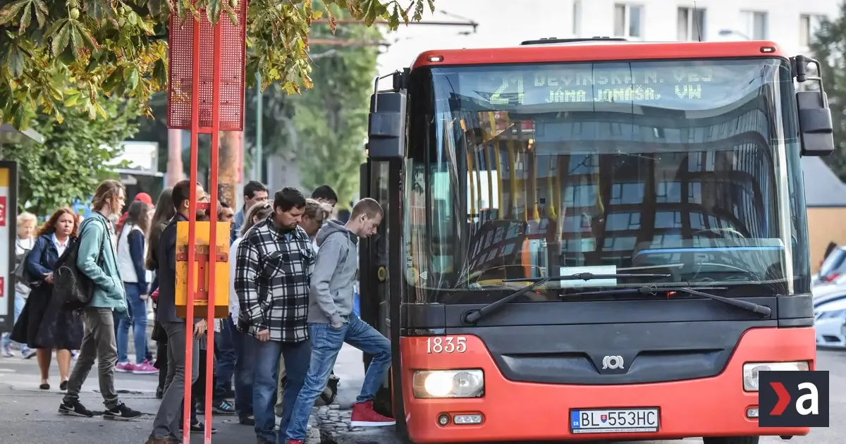 Cestovné v regiónoch klesne o polovicu, nie všetky lístky zlacnejú. Opatrenie platí 30 dní