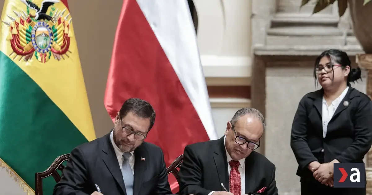 Čílsky prezident prvýkrát po 71 rokoch navštívil Bolíviu