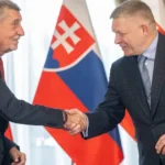 Fico a Babiš odhalili v Prahe sochu priateľstva, hovoria o nadštandardných vzťahoch