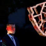 Fico navštívil Babiša v Praze, přivítal ho pískot
