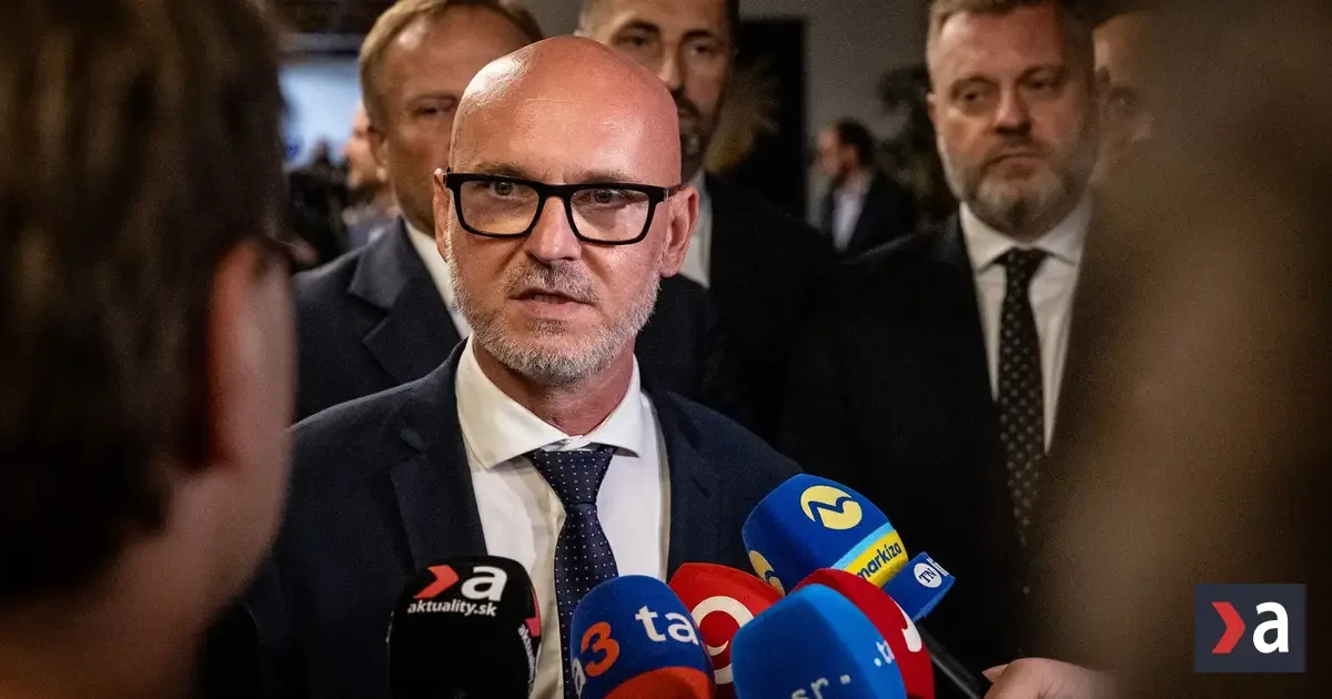 Gröhlingove slová o 13. dôchodkoch pobúrili koalíciu
