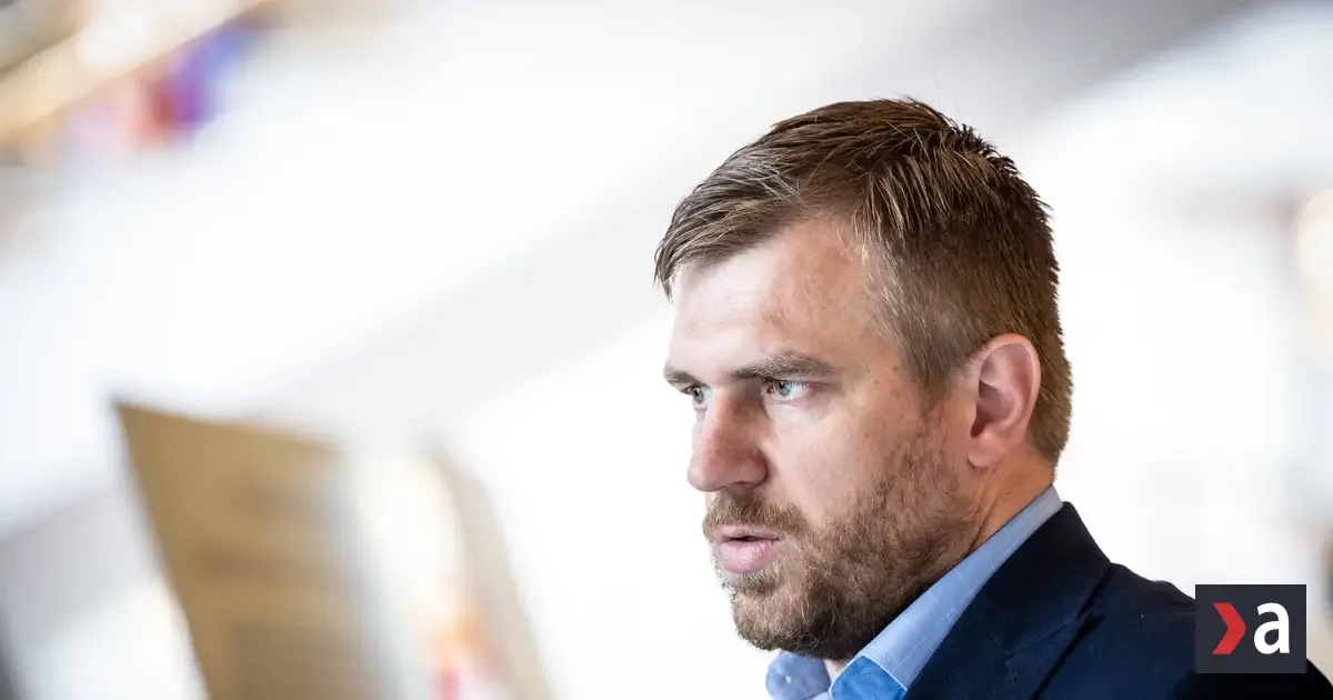 Kuffa priznal, že ministrom nemusí byť. Chýbajú dokumenty, sú podozrivé zmluvy 4 Kuffa priznal, že ministrom nemusí byť. Chýbajú dokumenty, sú podozrivé zmluvy