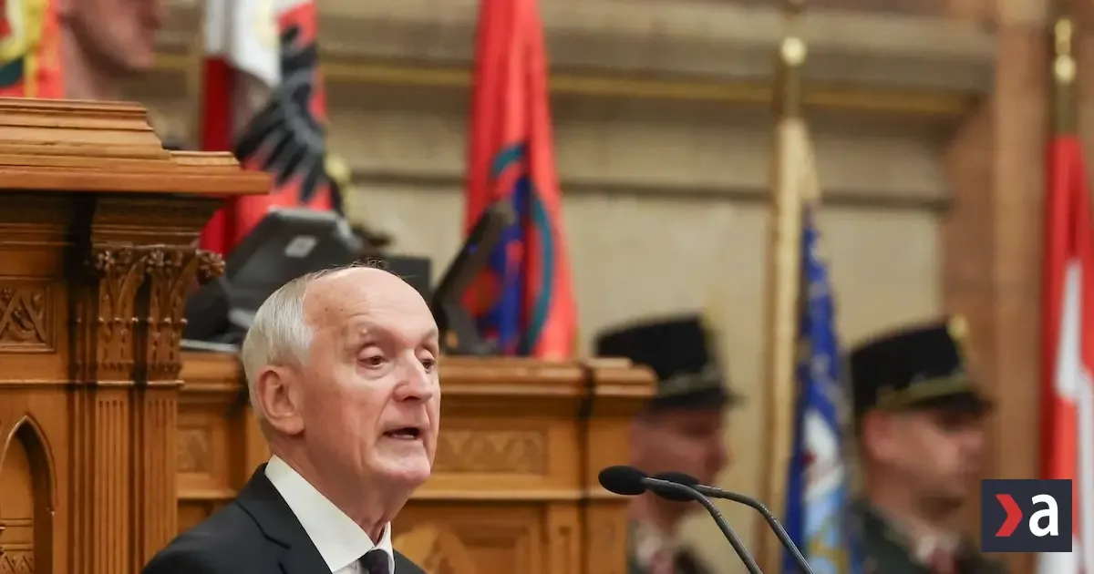 Maďarský prezident označil zmeny za „nekrvavú revolúciu“ a návrat k ústavnej demokracii