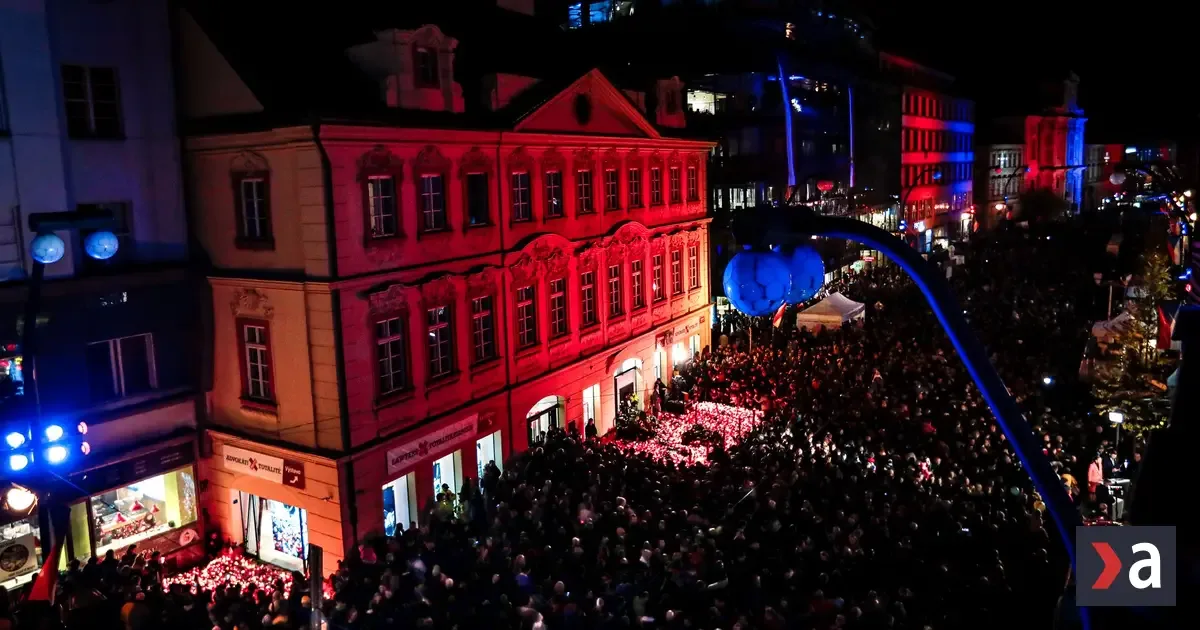 Ministerstvo kultúry ČR nedalo dotáciu na oslavy Nežnej revolúcie, ľudia začali zbierku