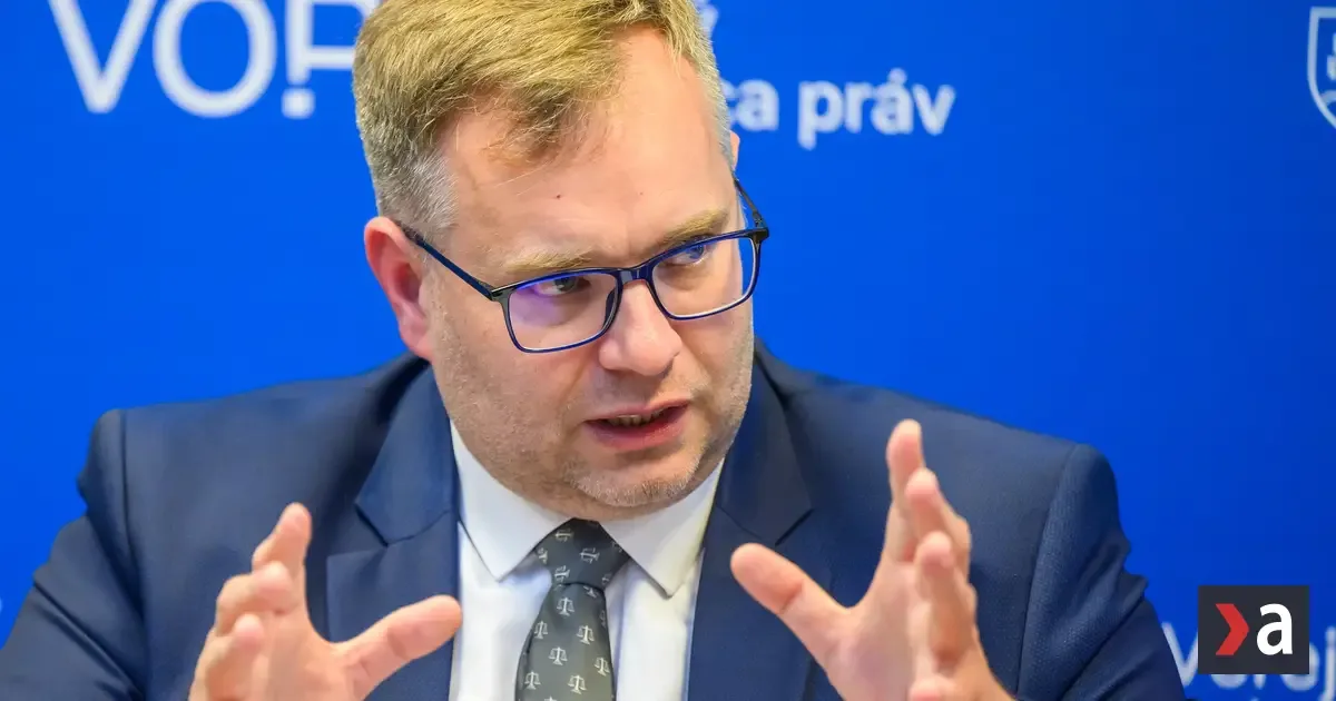Ombudsman chce zmenu pravidiel sociálnych dávok, podmienenie práce je neústavné