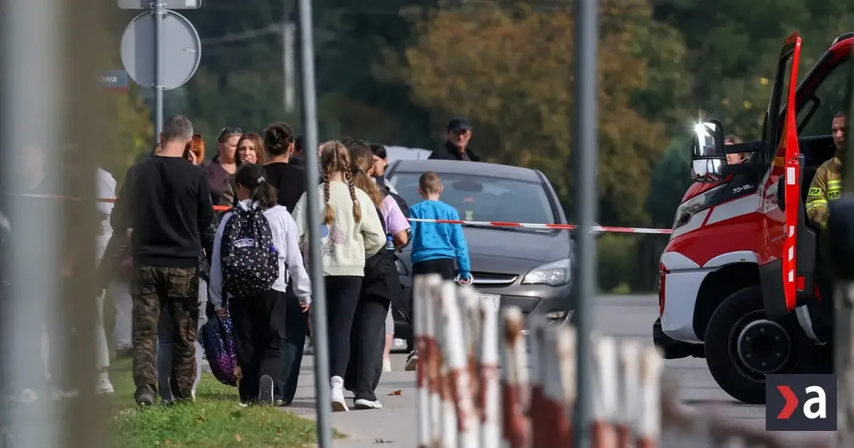 Poľsko sprísnilo bezpečnosť v školách, desiatky zrušili výučbu