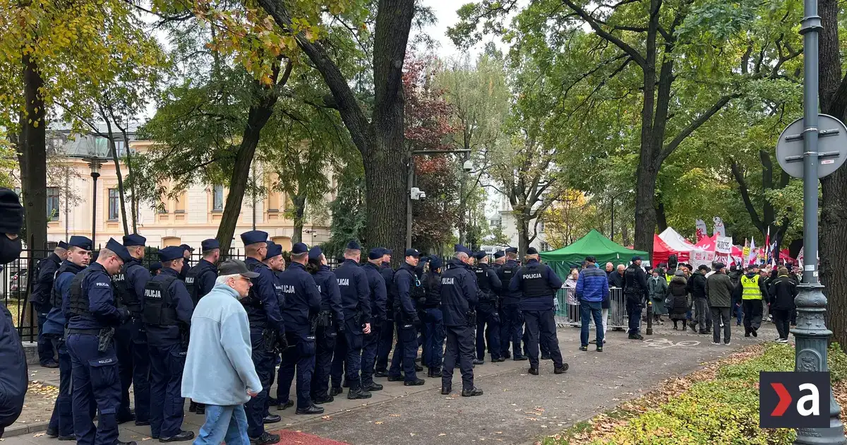 Poľský prezident zvolal krízové rokovania kvôli Ústavnému súdu