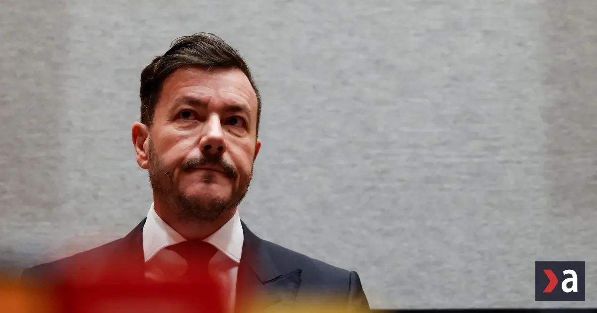 Rakúsky súd rozhodol o domácom väzení pre Benka, musí nosiť monitorovací náramok