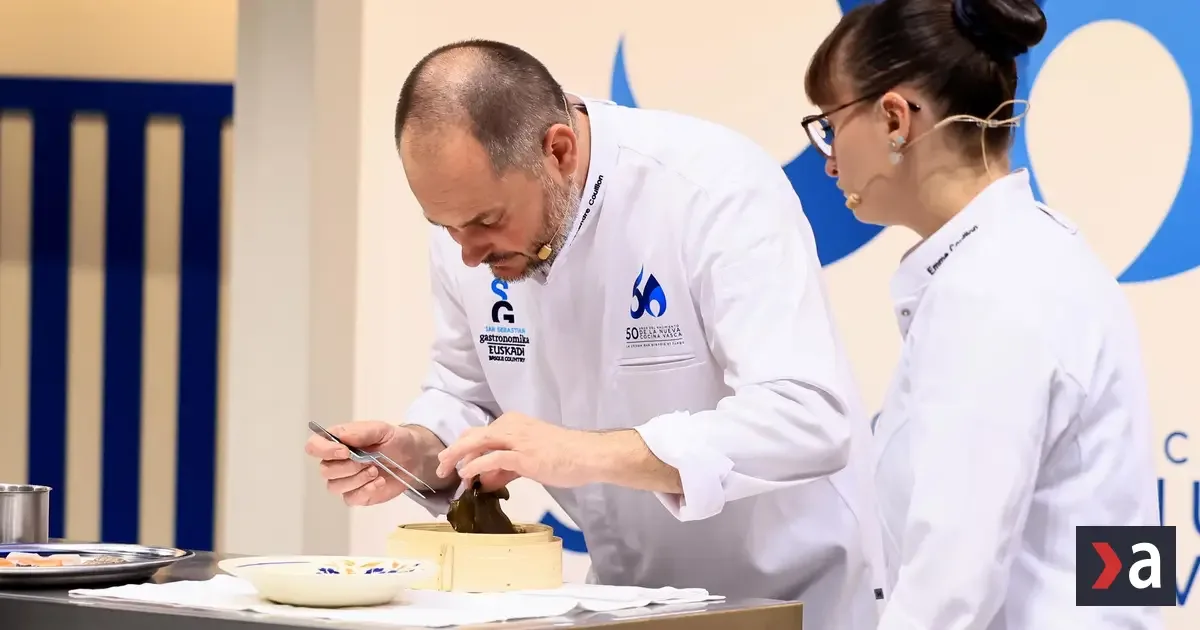 Šéfkuchár po havárii ropy varí pre dobrovoľníkov na pláži