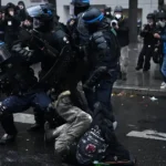Státisíce ľudí protestovali vo Francúzsku, došlo aj k stretom s políciou