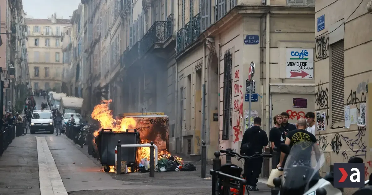 Študenti podporili protesty vo Francúzsku, vládu vyzvali, aby neprehliadala mladých