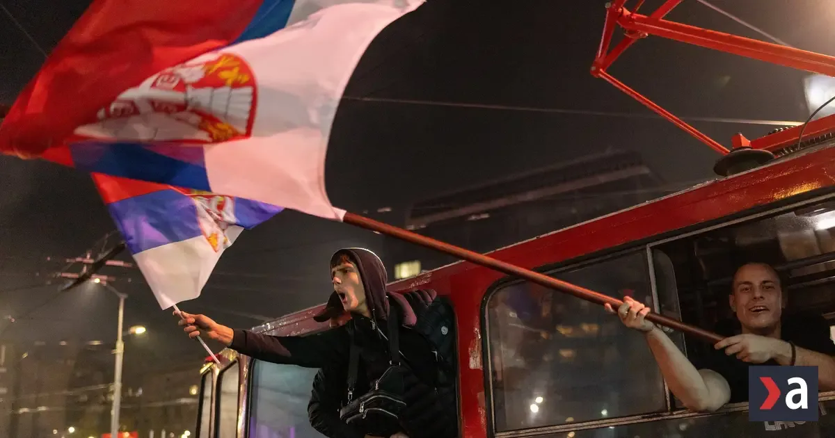 Študentská kandidátka zdolala Vučiča. V 22 mestách porazila SNS, bodovala v Novom Sade 2 Študentská kandidátka zdolala Vučiča. V 22 mestách porazila SNS, bodovala v Novom Sade