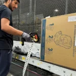 Súd dal za pravdu zamestnancom v kauze Amazon, žiadajú preverenie úradu