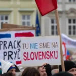 Tisíce ľudí v Prahe demonštrovali proti zrušeniu koncesionárskych poplatkov