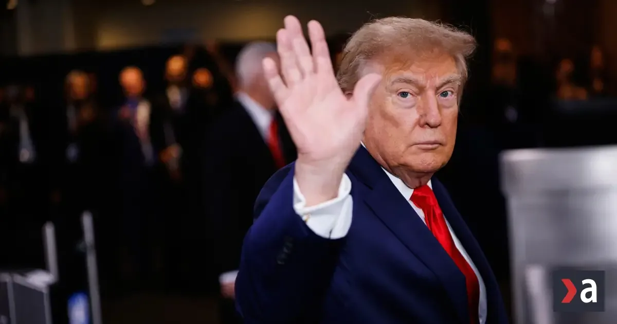 Trump po protestoch vo Francúzsku kritizuje migráciu a žiada zatvorenie hraníc