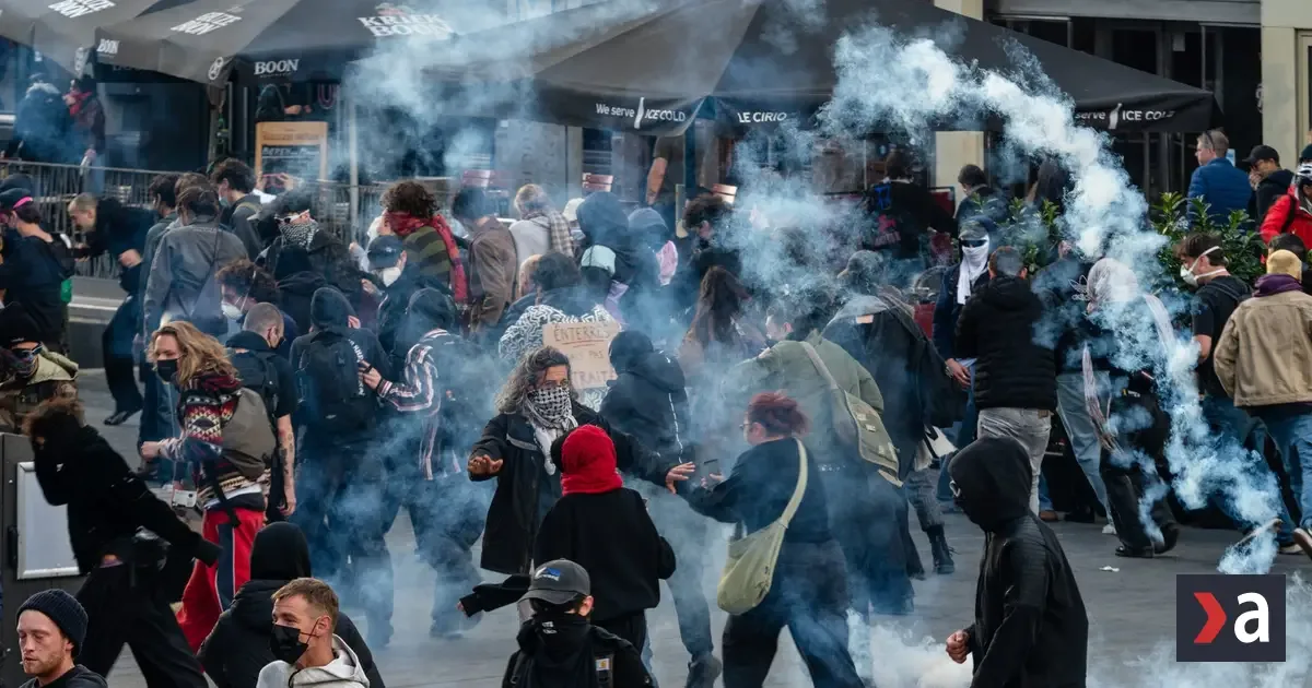 V Bruseli sa študentské protesty zvrhli na zrážky s políciou