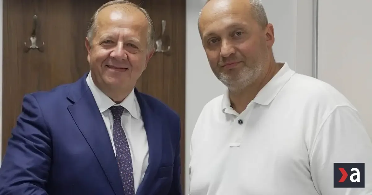 V Trenčíne po 16 rokoch menia primátora, novým je Ján Forgáč 2 V Trenčíne po 16 rokoch menia primátora, novým je Ján Forgáč