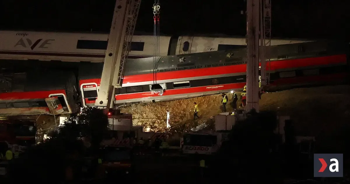 Vlak pred zrážkou v Španielsku išiel rýchlosťou 160 km/h, obetí je už 69