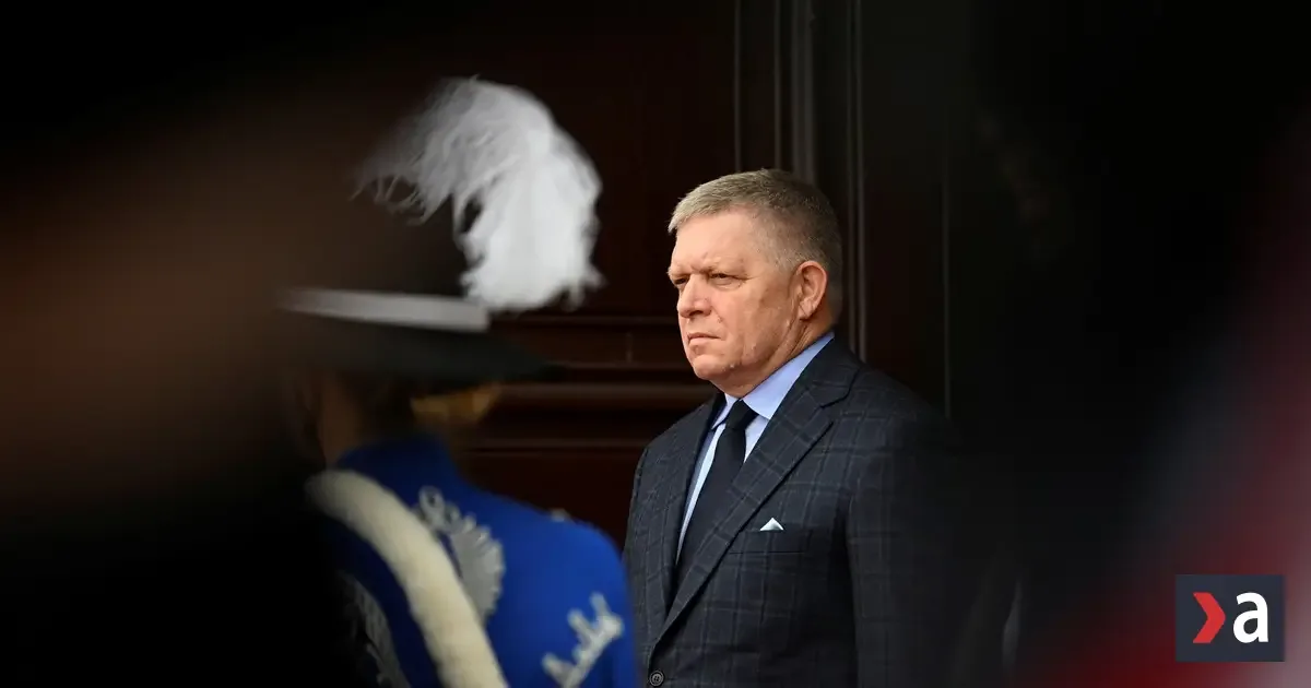 Zľava na vlakové lístky potrvá aj v novembri, potvrdil Fico